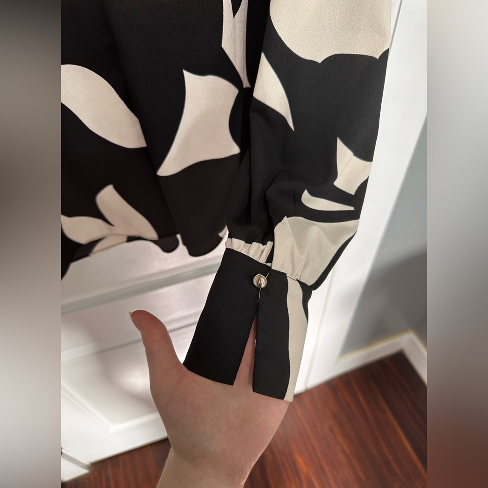 Business Blouse - Picture 4 of 7